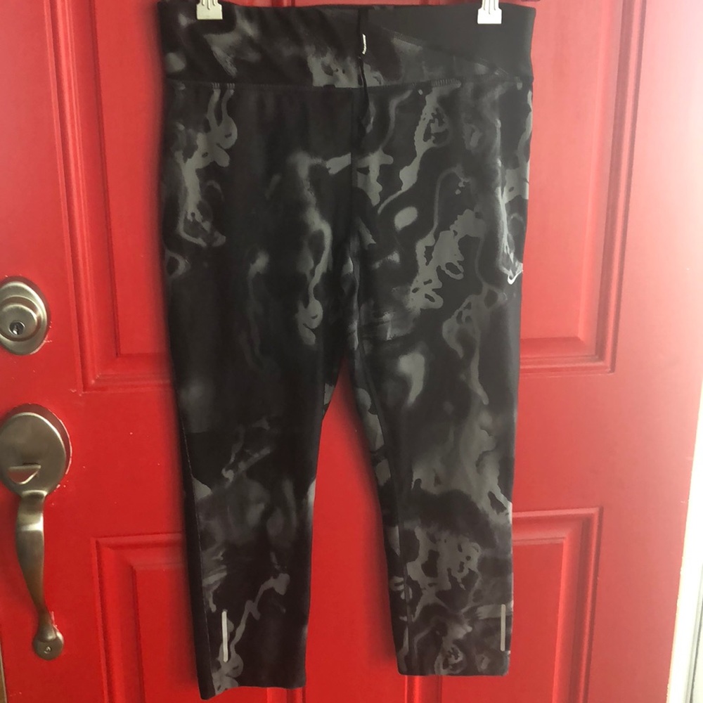 Nike Dri-Fit crop running pant